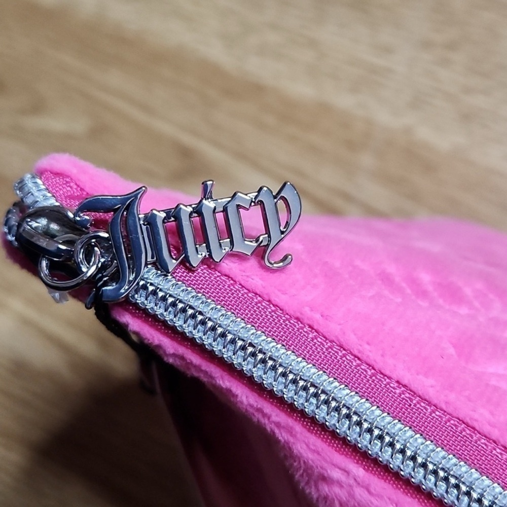 Juicy Couture Pink Cosmetic Bag - Picture 5 of 7